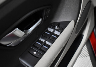 Подержанный автомобиль Land Rover Range Rover Evoque 2012 года (10 фото)