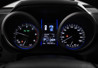 Подержанный автомобиль Toyota Land Cruiser Prado 2014 года (20 фото)