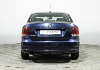 Подержанный автомобиль Volkswagen Polo Sedan 2015 года (6 фото)