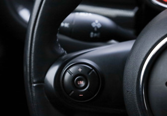 Подержанный автомобиль MINI Clubman Wagon 2019 года (14 фото)