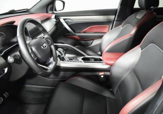 Подержанный автомобиль Geely Coolray 2022 года (10 фото)