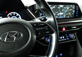 Подержанный автомобиль Hyundai Sonata 2020 года (20 фото)