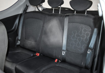 Подержанный автомобиль Hyundai i20 2009 года (12 фото)