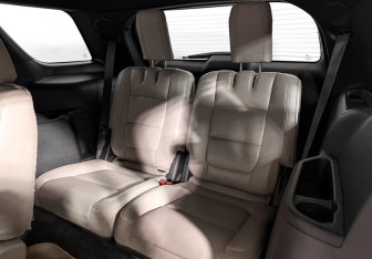 Подержанный автомобиль Ford Explorer 2014 года (13 фото)