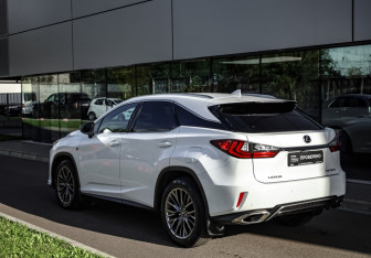 Подержанный автомобиль Lexus RX 2017 года (2 фото)