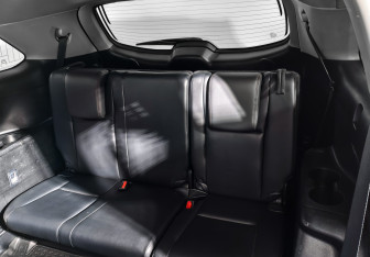 Подержанный автомобиль Toyota Highlander 2014 года (16 фото)