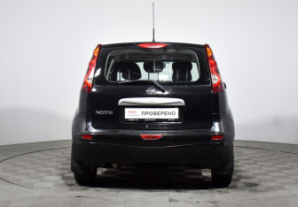 Подержанный автомобиль Nissan Note 2011 года (6 фото)