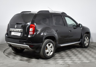 Подержанный автомобиль Renault Duster 2014 года (5 фото)