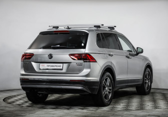 Подержанный автомобиль Volkswagen Tiguan 2017 года (5 фото)