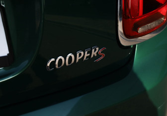 Подержанный автомобиль MINI Hatch 2019 года (9 фото)