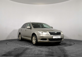 Подержанный автомобиль Skoda Octavia Liftback 2011 года (3 фото)