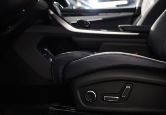 Подержанный автомобиль Geely Atlas 2024 года (20 фото)