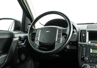 Подержанный автомобиль Land Rover Freelander 2010 года (19 фото)
