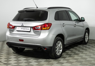 Подержанный автомобиль Mitsubishi ASX 2015 года (5 фото)