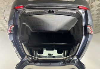 Подержанный автомобиль Land Rover Discovery Sport 2018 года (6 фото)