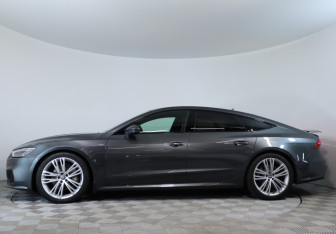 Подержанный автомобиль Audi A7 2019 года (9 фото)