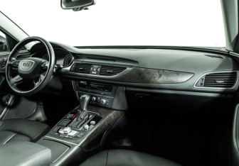 Подержанный автомобиль Audi A6 Sedan 2017 года (9 фото)