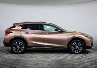 Подержанный автомобиль Infiniti QX30 2017 года (4 фото)
