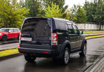 Подержанный автомобиль Land Rover Discovery 2009 года (6 фото)