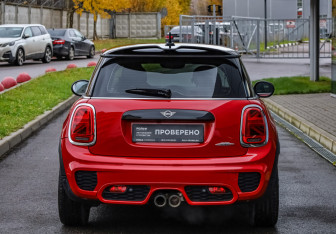 Подержанный автомобиль MINI Hatch 2020 года (7 фото)