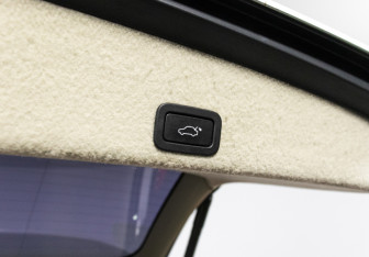 Подержанный автомобиль Volvo XC60 2016 года (21 фото)