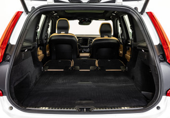 Подержанный автомобиль Volvo XC90 2018 года (27 фото)