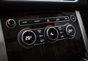 Подержанный автомобиль Land Rover Range Rover 2013 года (21 фото)