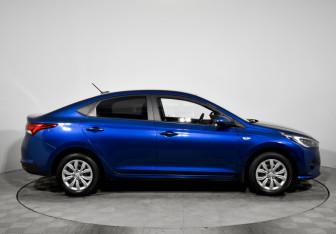 Подержанный автомобиль Hyundai Solaris Sedan 2021 года (4 фото)