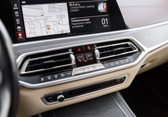 Подержанный автомобиль BMW X7 2019 года (16 фото)
