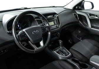 Подержанный автомобиль Hyundai Creta 2019 года (11 фото)