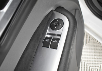 Подержанный автомобиль Ford Focus Sedan 2011 года (16 фото)