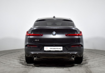 Подержанный автомобиль BMW X4 2019 года (6 фото)