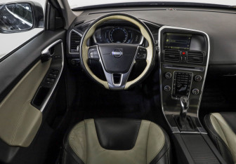 Подержанный автомобиль Volvo XC60 2013 года (11 фото)