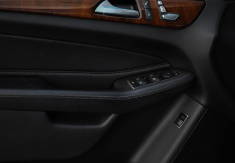 Подержанный автомобиль Mercedes-Benz GLE 2015 года (23 фото)