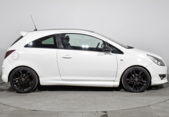 Подержанный автомобиль Opel Corsa 2008 года (4 фото)