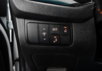 Подержанный автомобиль Kia Ceed Hatchback 2016 года (19 фото)