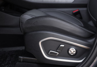Подержанный автомобиль Geely Tugella 2023 года (30 фото)