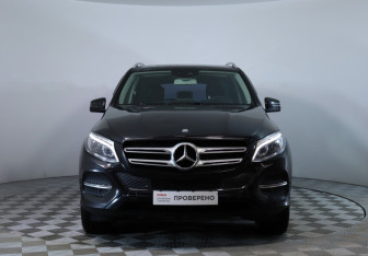 Подержанный автомобиль Mercedes-Benz GLE 2015 года (2 фото)