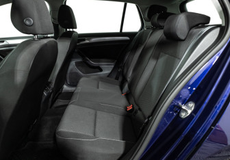 Подержанный автомобиль Volkswagen Golf Hatchback 2018 года (10 фото)