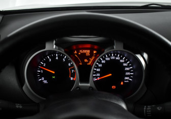 Подержанный автомобиль Nissan Juke 2012 года (19 фото)