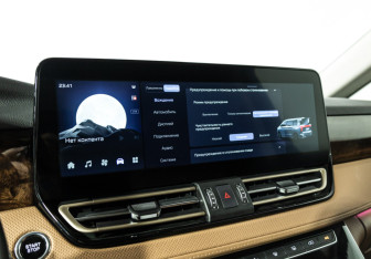 Подержанный автомобиль Hongqi HQ9 2022 года (23 фото)