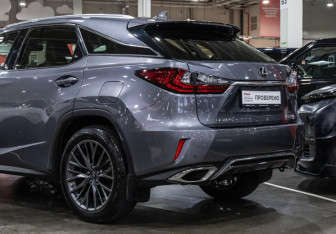 Подержанный автомобиль Lexus RX 2019 года (12 фото)