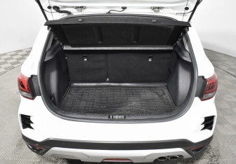 Подержанный автомобиль Kia Rio Hatchback 2020 года (17 фото)