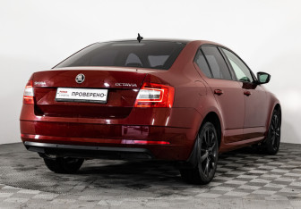 Подержанный автомобиль Skoda Octavia Liftback 2017 года (5 фото)
