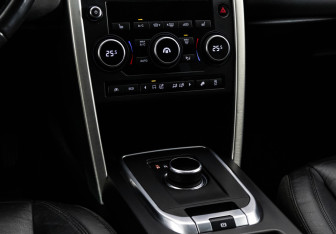 Подержанный автомобиль Land Rover Discovery Sport 2017 года (13 фото)