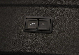 Подержанный автомобиль Audi Q5 2021 года (38 фото)