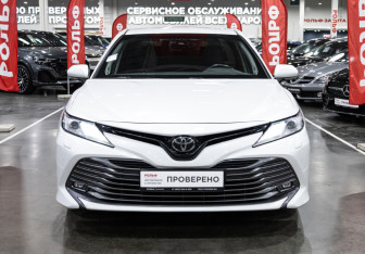 Подержанный автомобиль Toyota Camry Sedan 2020 года (3 фото)