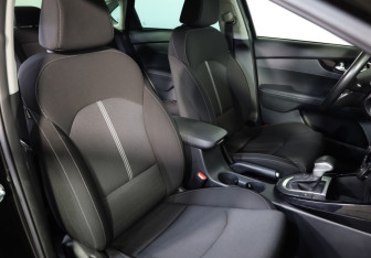 Подержанный автомобиль Kia Cerato Sedan 2020 года (19 фото)