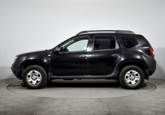 Подержанный автомобиль Renault Duster 2014 года (8 фото)