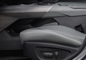 Подержанный автомобиль Changan Lamore 2024 года (22 фото)